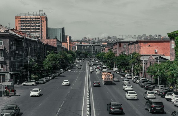 Impact des Disparités Sociales sur l'Ascension Professionnelle : Une Analyse Profonde